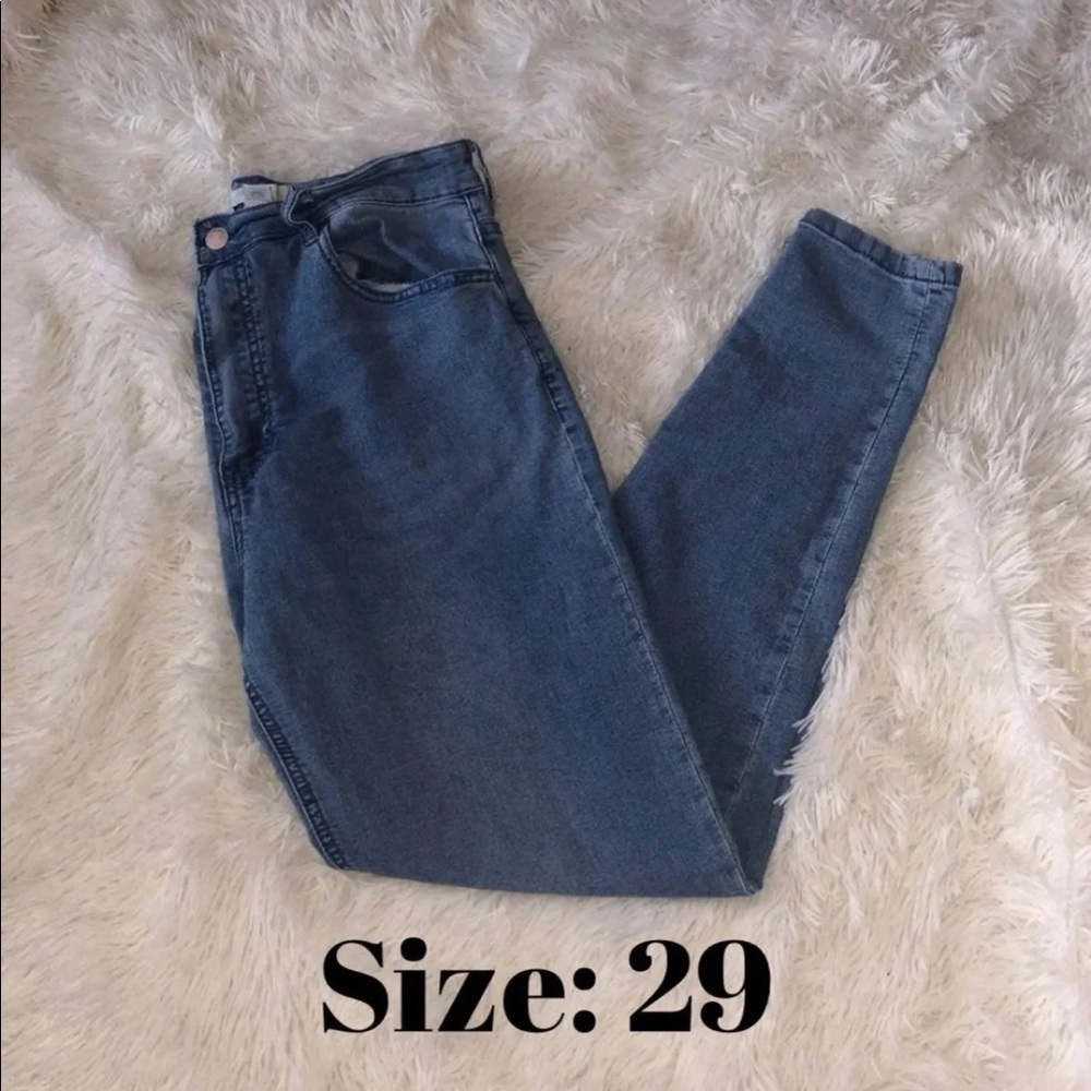 Highwaisted Forever 21 jeans (Size 29)